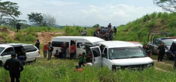 115 Migrantes que viajaban en 6 vehículos fueron interceptados