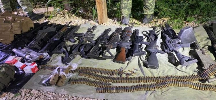 Detienen a tres personas y confiscan arsenal en Chiapas