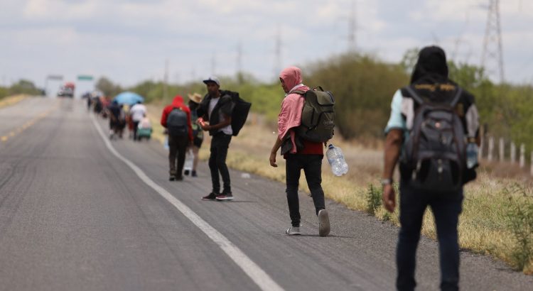 Termina campamento de migrantes, Prefieren irse en las caravanas