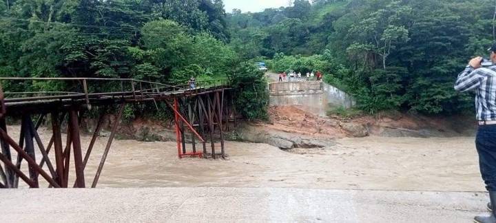 Tormenta tropical “Karl” provoca caída del puente de Ostuacán