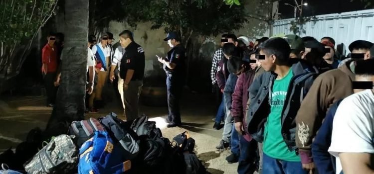 En Chiapas rescatan a 76 migrantes