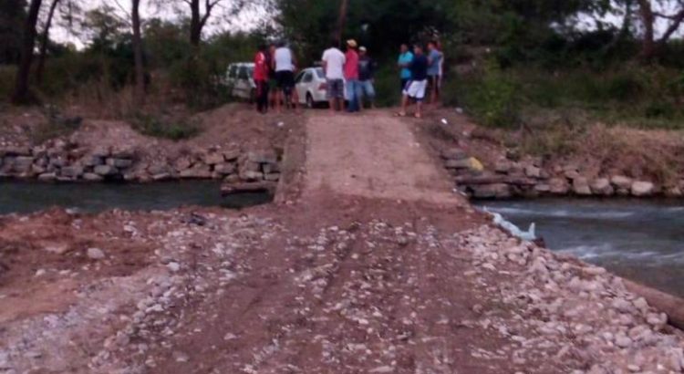 Habitantes de una comunidad de Chiapas, construyen puente ante negativa de autoridades