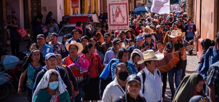 Indígenas marchan contra la violencia y megaproyectos en Chiapas