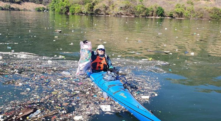 Ciudadanos sacan media tonelada de basura del Cañón del Sumidero, en Chiapas
