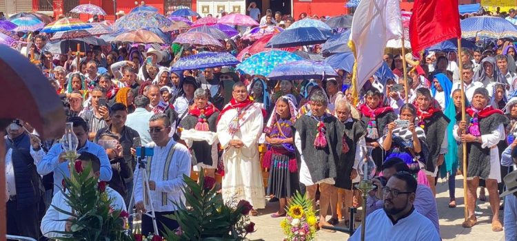 Ordenan sacerdote a tsotsil en medio de rituales en Chiapas