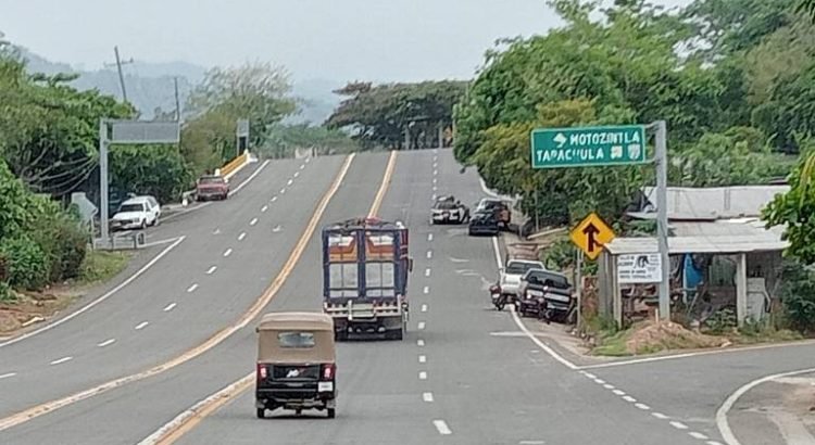 Automovilistas denuncian peligrosidad de mototaxistas en carreteras