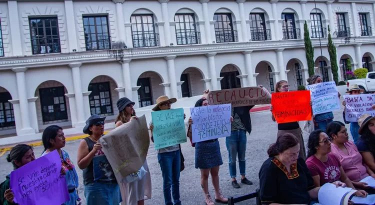 Exigen en Chiapas liberación de indígena acusada de matar a su agresor