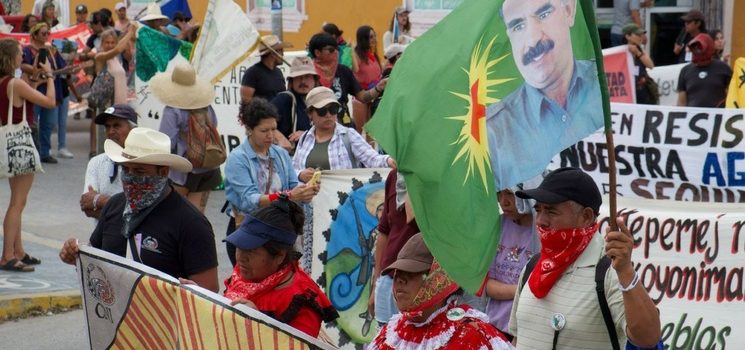 Caravana ‘El sur resiste’ arriba a San Cristóbal de Las Casas, Chiapas