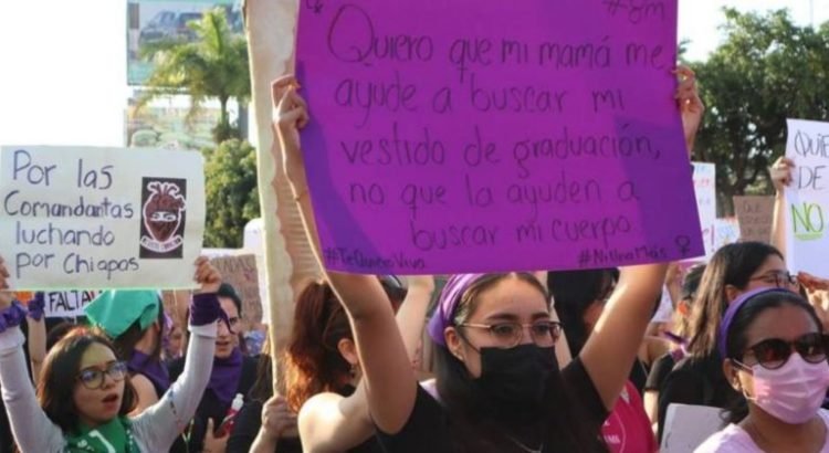 Madre de víctima de feminicidio denuncia “abandono” por parte de colectivos feministas