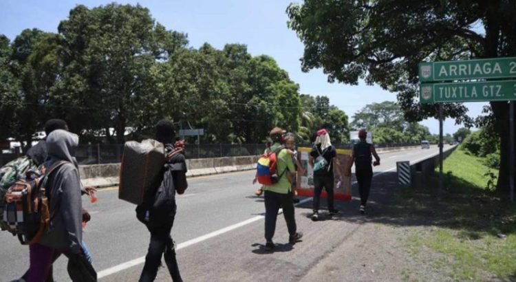 Nueva caravana migrante con 600 venezolanos sale de Chiapas