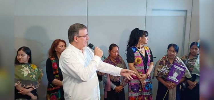 Marcelo Ebrard evade hablar sobre la violencia en Chiapas durante su visita a San Cristóbal