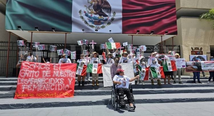 Familias de personas desaparecidas marchan en Chiapas, dicen que no hay nada que festejar