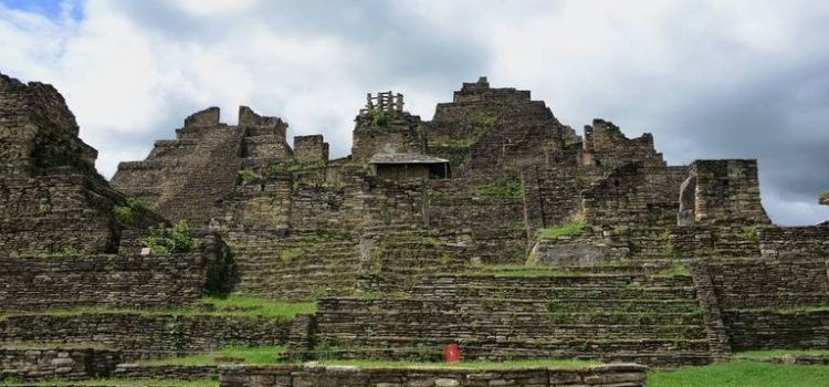 Cierre de zona arqueológica Toniná afecta al turismo en Ocosingo