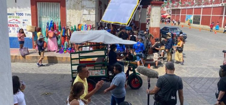 Netflix  filma nueva serie en  calles de Tehuantepec,  Oaxaca