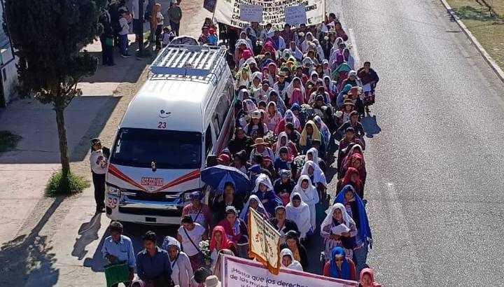 Mujeres exigen alto a la violencia con marcha en San Cristóbal