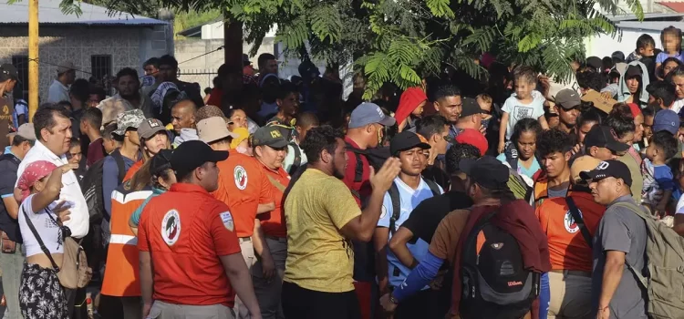 Más 500 migrantes del ‘Éxodo de la Pobreza’ se reagrupan y continúan la caravana