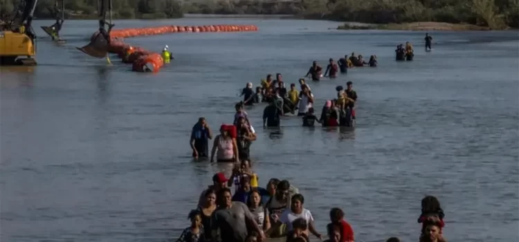 Frena la Corte Suprema de EU ley sobre migrantes en Texas Frena la Corte Suprema de EU ley sobre migrantes en Texas
