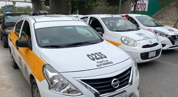 Tuxtla: Protestan conductores de transporte privado