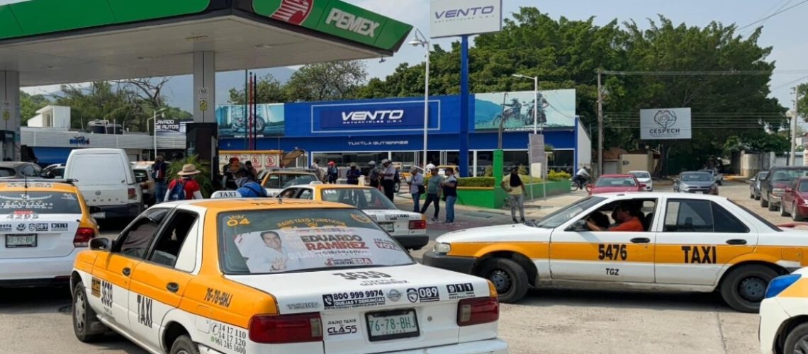 Gasolineras de Chiapas se quedan sin combustible debido al bloqueo de trabajadores de CNTE