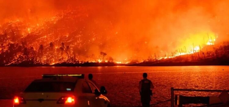 Desalojo masivo en California: el incendio Thompson obliga a miles a evacuar