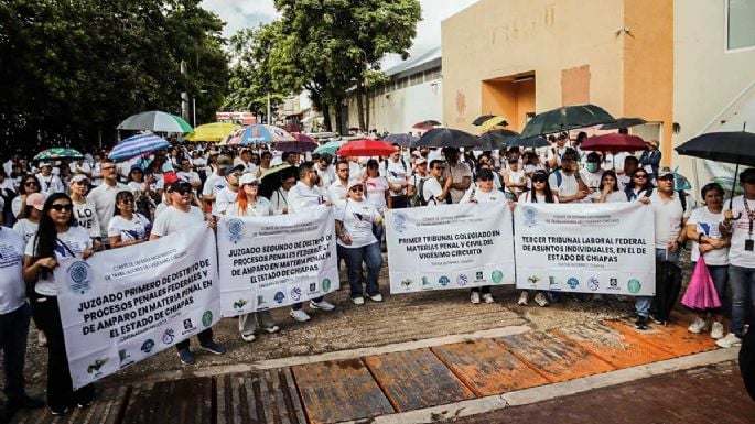 Trabajadores del Poder Judicial se manifiestan en Chiapas en contra de la reforma