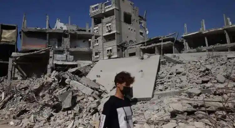 Miles de palestinos regresan a Gaza en medio de la tregua entre Israel y Hamás