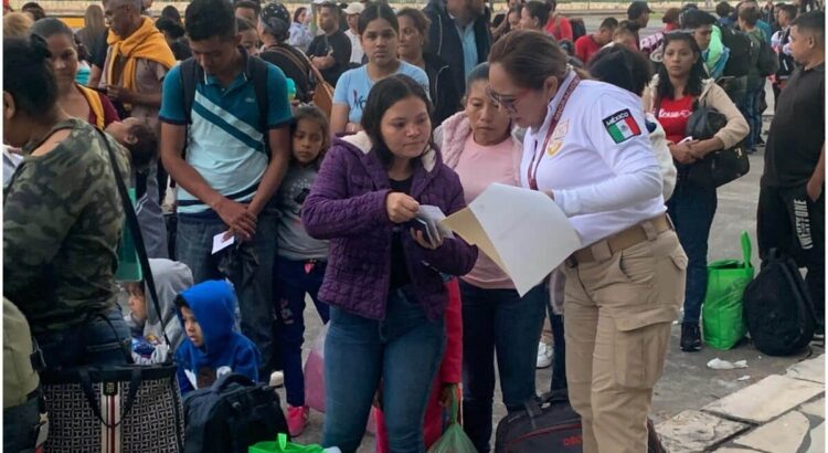 Migrantes con citas programadas son trasladados de Chiapas a la frontera norte de México