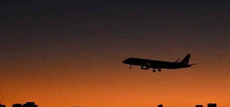 Recuperan cajas negras del avión que colisionó en Washington Recuperan cajas negras del avión que colisionó en Washington