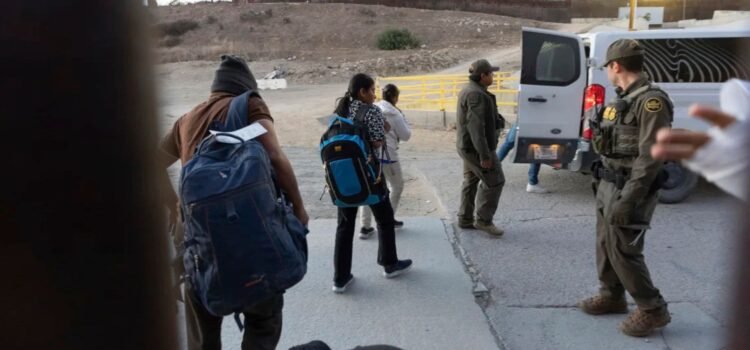 EE.UU. endurece deportaciones y México intensifica controles en la frontera de Chiapas con Guatemala