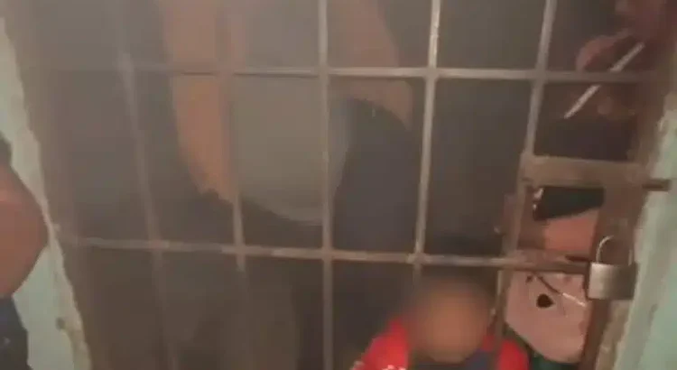 Detienen a una familia a la cárcel; entre los detenidos hay un bebé y un niño de 3 años