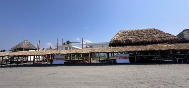 Profepa clausura construcciones en las playas de Tonalá, Chiapas