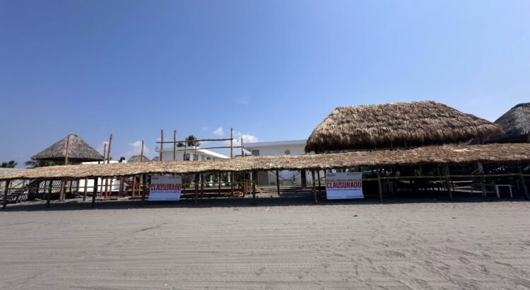 Profepa clausura construcciones en las playas de Tonalá, Chiapas