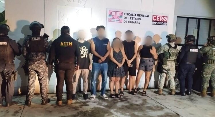 Rescatan a cinco migrantes víctimas de extorsión en Chiapas