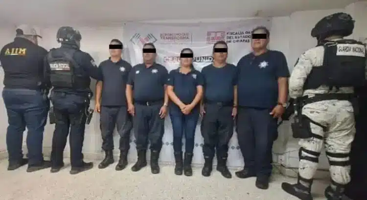 Detienen a cinco policías de Chiapas por el homicidio de mujer que se encontraba en prisión preventiva