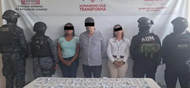 Detienen por extorsión a tres funcionarios de Protección Civil de Chiapas