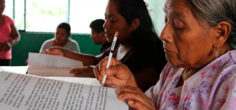 Presentan “Alfabetización bilingüe en Chiapas”