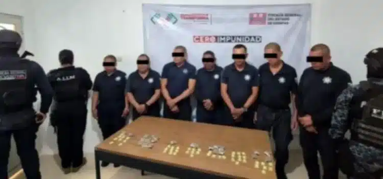 Detienen a siete policías municipales de Frontera Comalapa, Chiapas, por vender drogas Detienen a siete policías municipales de Frontera Comalapa, Chiapas, por vender drogas