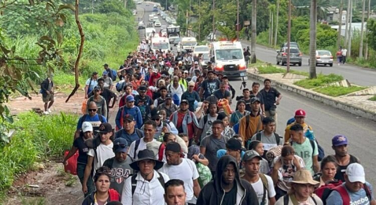Caravana de migrantes parte de Chiapas rumbo a la CDMX
