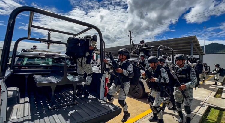 Detienen en Chiapas a 56 policías por vínculos con red criminal