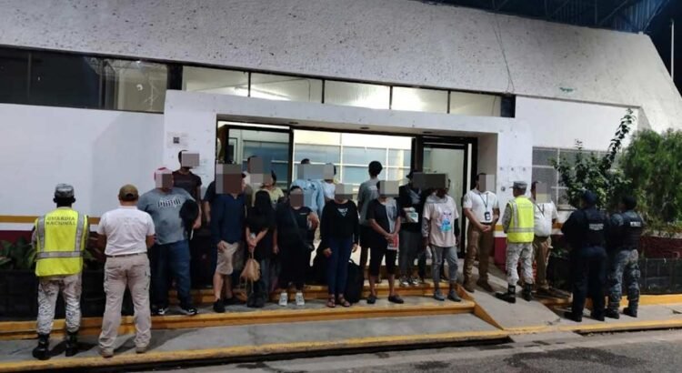 Fuerzas federales rescatan a 16 migrantes en Mapastepec, Chiapas