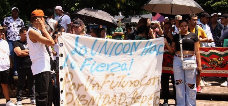 Migrantes cubanos en Chiapas exigen regularización de documentos