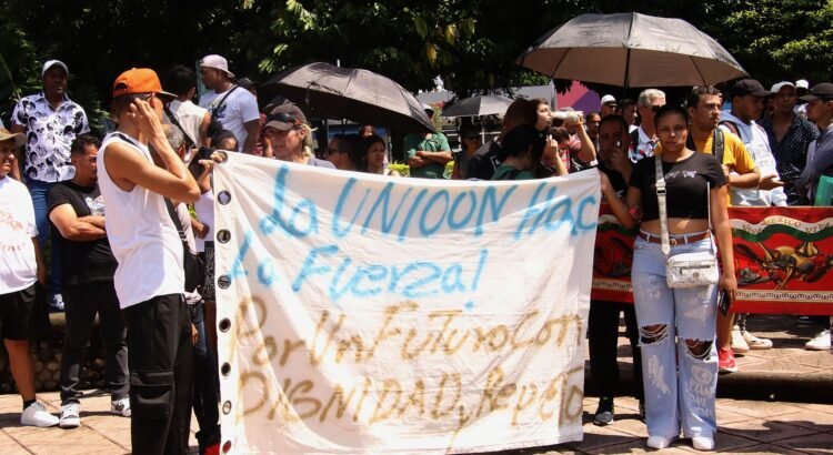 Migrantes cubanos en Chiapas exigen regularización de documentos