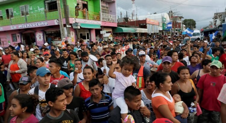 Migrantes reanudan caravana “Por la Libertad” en busca de mejores condiciones en México