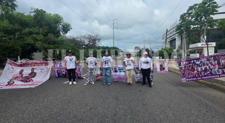 “No nos moveremos”: madres buscadoras denuncian acoso durante su protesta en Chiapas “No nos moveremos”: madres buscadoras denuncian acoso durante su protesta en Chiapas