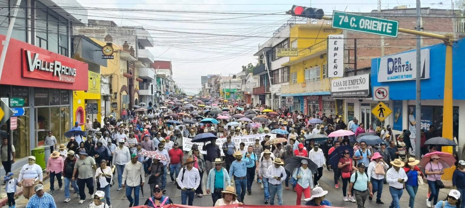 Maestros de la CNTE inician paro de 72 horas en Chiapas - San Cristobal ...